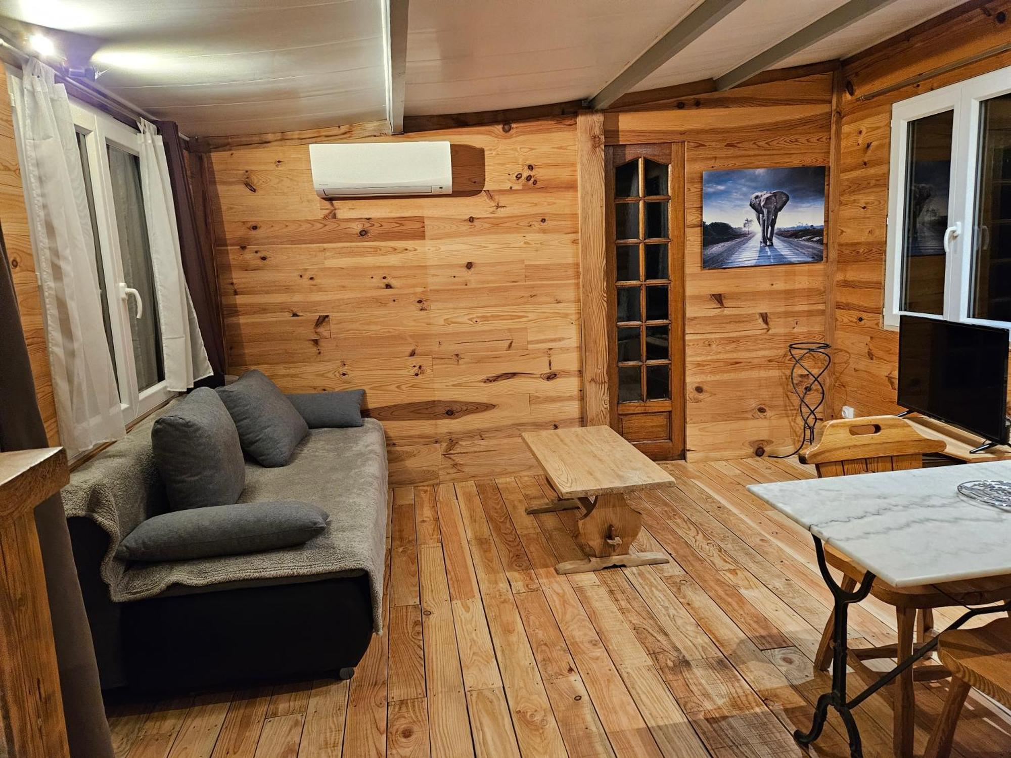 Chalet Banane Devant Piscine, A 6Km Du Festival De Piano De La Roque D'Antheron Rognes Экстерьер фото