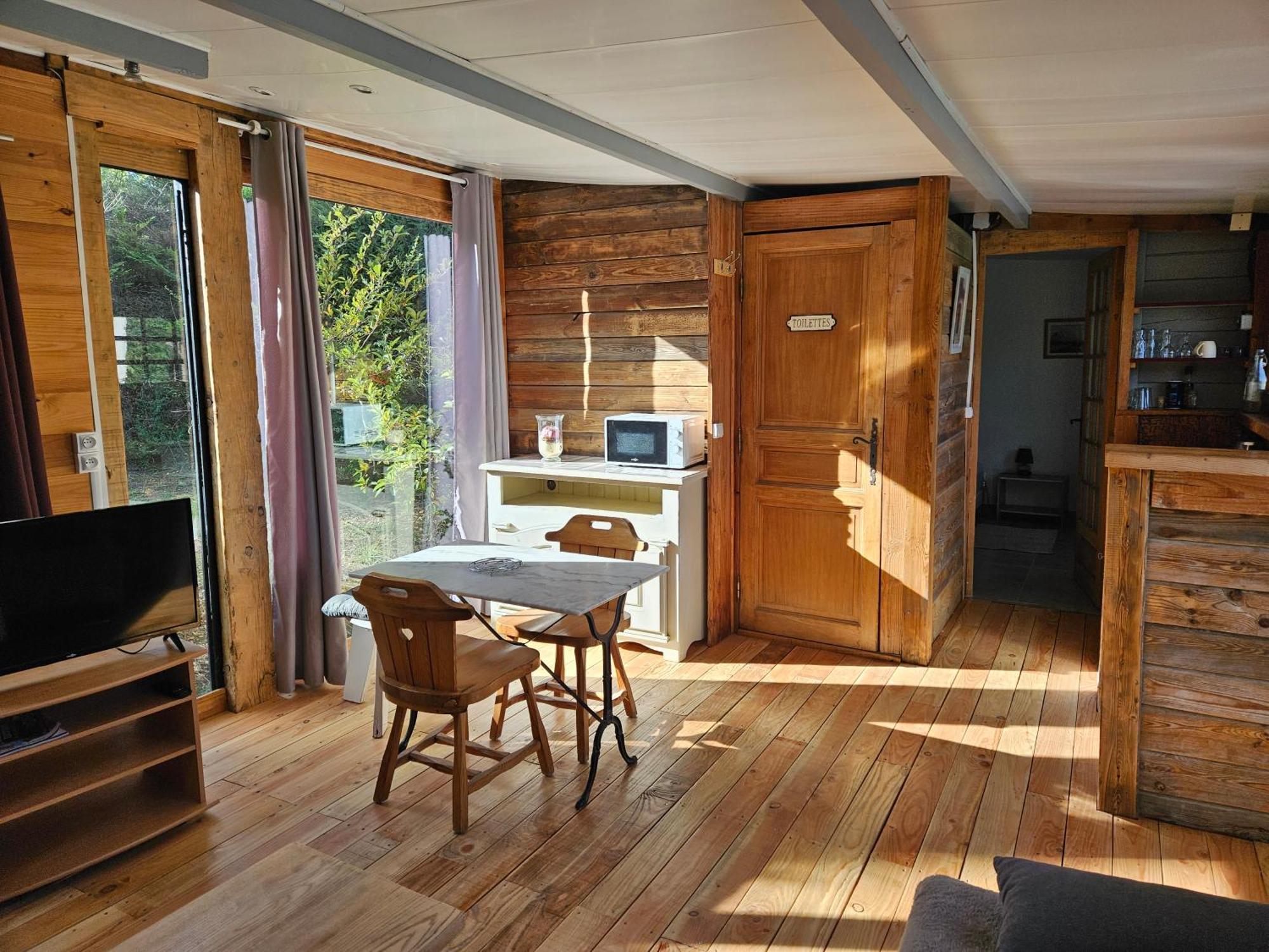 Chalet Banane Devant Piscine, A 6Km Du Festival De Piano De La Roque D'Antheron Rognes Экстерьер фото
